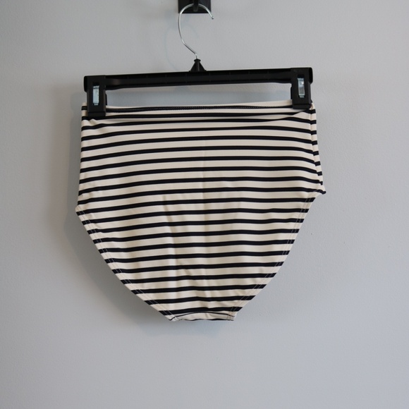 DM Tankini Set with High-Waisted Bottoms - Picture 5 of 7
